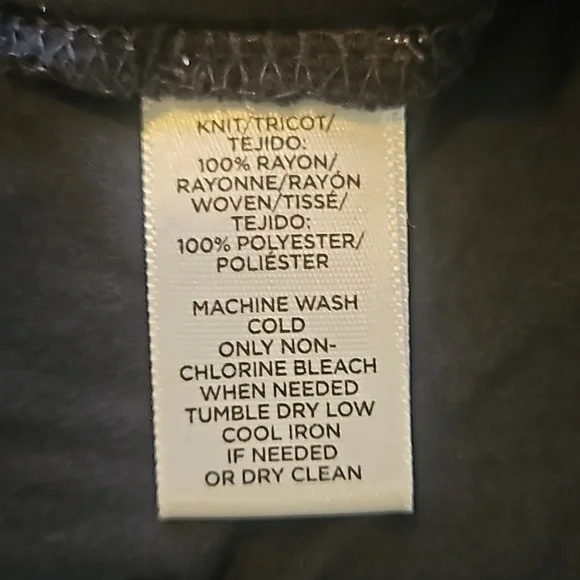 👚LOFT BLACK AND PRINT TOP👚 - Picture 9 of 9